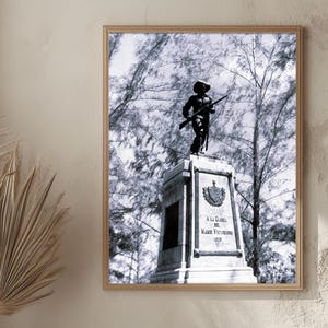 Framed Cuba Poster Art, Havana Historic Monument Wall Art, Black and White Cuban Photography, Retro Travel-inspired Home Decor Gift for Her