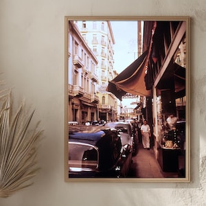 Framed Poster Cuba, Street scene in Old town Havana Cuba 1960s Wall Art, Retro Cars & Colonial Architecture, Vintage Art Lovers Gift