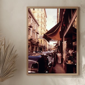 Framed Poster Cuba, 1960s Havana Street Scene Art, Classic Cars & Colonial Architecture Lover, Retro Urban Life, Home Office Decor Gift