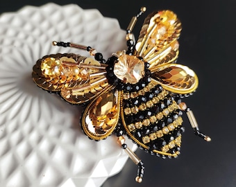 Charming Handmade Bumble Bee Brooch with crystals - Embroidered Pin Gift for Beekeeper Entomologist or Honey Seller Summer accessories