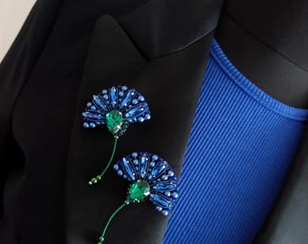 Charming handmade flower brooch: Thoughtful Gift for Her Beaded blue flower brooch Embroidered blue brooch Gift for mom stepmom woman