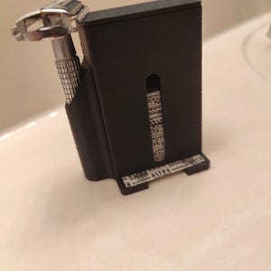 3D Printed Razor Dispenser