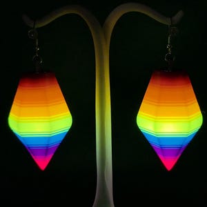 Light-Up Tiki Lantern Earrings: Rainbow Gradient Pattern