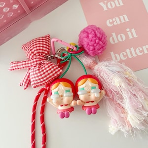 POP MART Crybaby Crying Wieder Schlüsselanhänger Accessoires (Miu Miu)