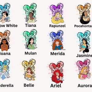 Puede incluir: Una colecci&oacute;n de 12 ilustraciones con princesas de Disney, cada una dentro de un dise&ntilde;o en forma de orejas de Mickey Mouse. Las princesas son Blancanieves, Tiana, Rapunzel, Pocahontas, Moana, Mulan, M&eacute;rida, Jasmine, Cenicienta, Bella, Ariel y Aurora.