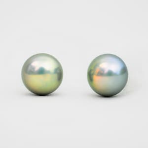 Pearl Stud Earrings, Very Rare, Large Statement Jewelry Set in Solid 14kt Gold.