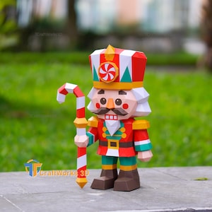 Süßigkeiten-Nussknacker-Bastelvorlage (SVG/PDF) | 3D-Weihnachtspapiermodell (Low Poly)