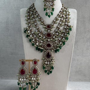 Ayura Designs Sahra Bridal Set, Ruby Red Emerald Green Kundan Jewellery, Indian Pakistani Wedding Necklace Earrings Tikka, Pearl Bridal Set