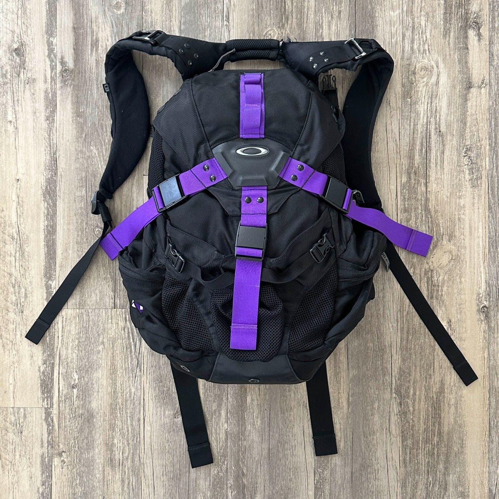 Vintage Y2K Oakley Icon 3.0 Backpack Infinite Hero Ash Vintage Y2K Oakley Icon 3.0 Backpack Infinite Hero Ash