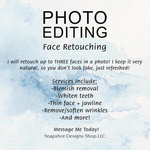 Può includere: Grafica digitale che pubblicizza servizi di fotoritocco, incluso il ritocco del viso. Il testo elenca servizi come la rimozione delle imperfezioni e lo sbiancamento dei denti. Lo sfondo presenta un design ad acquerello nei toni del blu e del bianco.