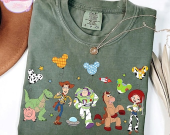 Camiseta de Toy Story de Disney Pixar, camiseta de Mickey con globos, camiseta de Toy Story Land de Disney World, camiseta de regalo con personajes de películas, camiseta de Woody, Buzz, Jessie y Rex.