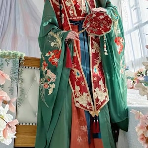 Premium Auspicious Women’s Royal Traditional Hanfu Chinese Elegant Dress Full Set with Long Sleeves and Embroidery Green & Red Wedding Hanfu