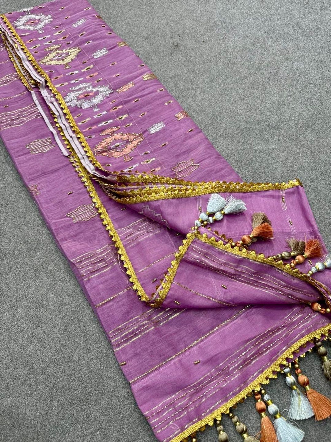Exclusive Dhakai Jamdani Saree With Hand Karchupi Work in Lavender
