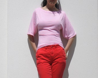 Blusa quimono listrada rosa: camiseta de malha com decote canoa e manga larga