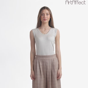 Light Olive Green Tank Top / Minimal Plain Yoga Top / V neck Tank Top / Wide Shoulder Tank Top /Long Body Tank Top/Perfect Fitting Tank Top