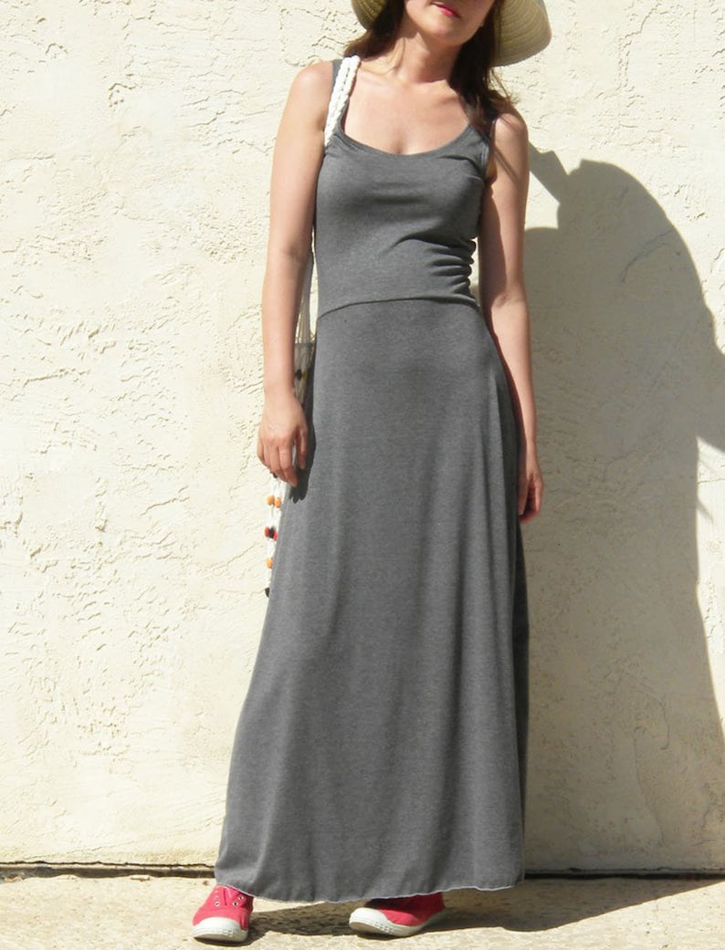 Abito lungo svasato senza maniche grigio / Abito lungo estivo / Abito lungo boho / Abito con schiena bassa / Abito estivo / Abito con schiena scoperta / Abito aderente e svasato immagine 1