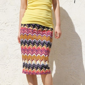 Zig Zag Graphic Everyday Pencil Skirt, Purple Yellow Summer Skirt, Straight Midi Skirt, Slim Fitted Skirt, Pull On Elastic Waist Skirt