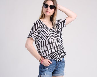 Loose Graphic T-Shirt, Summer Blouse, Oversized Top, Short Sleeve Top, Urban T-Shirt, Drop Shoulder Slouchy Top, Relaxed V-neck T-Shirt