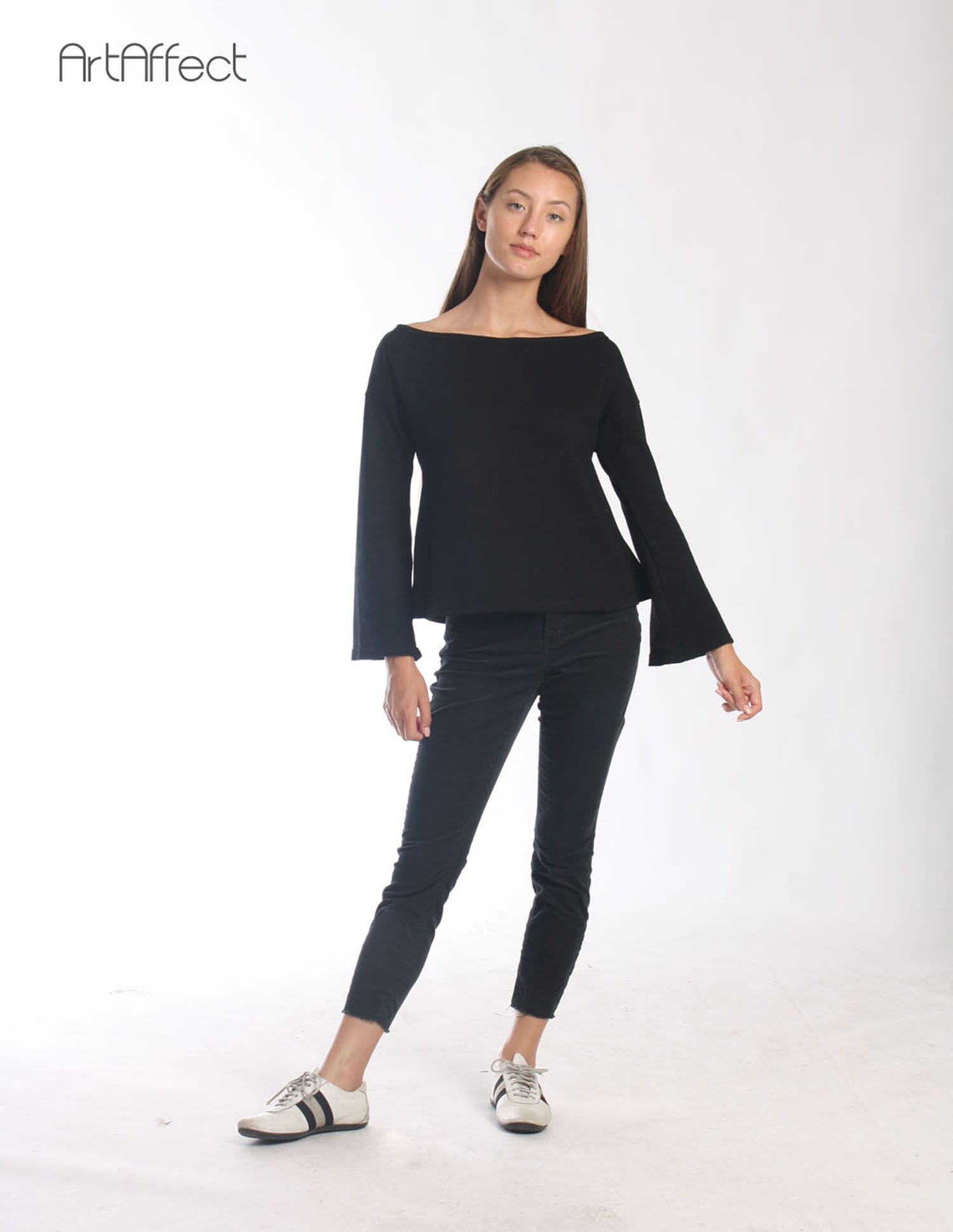 black swing sweater