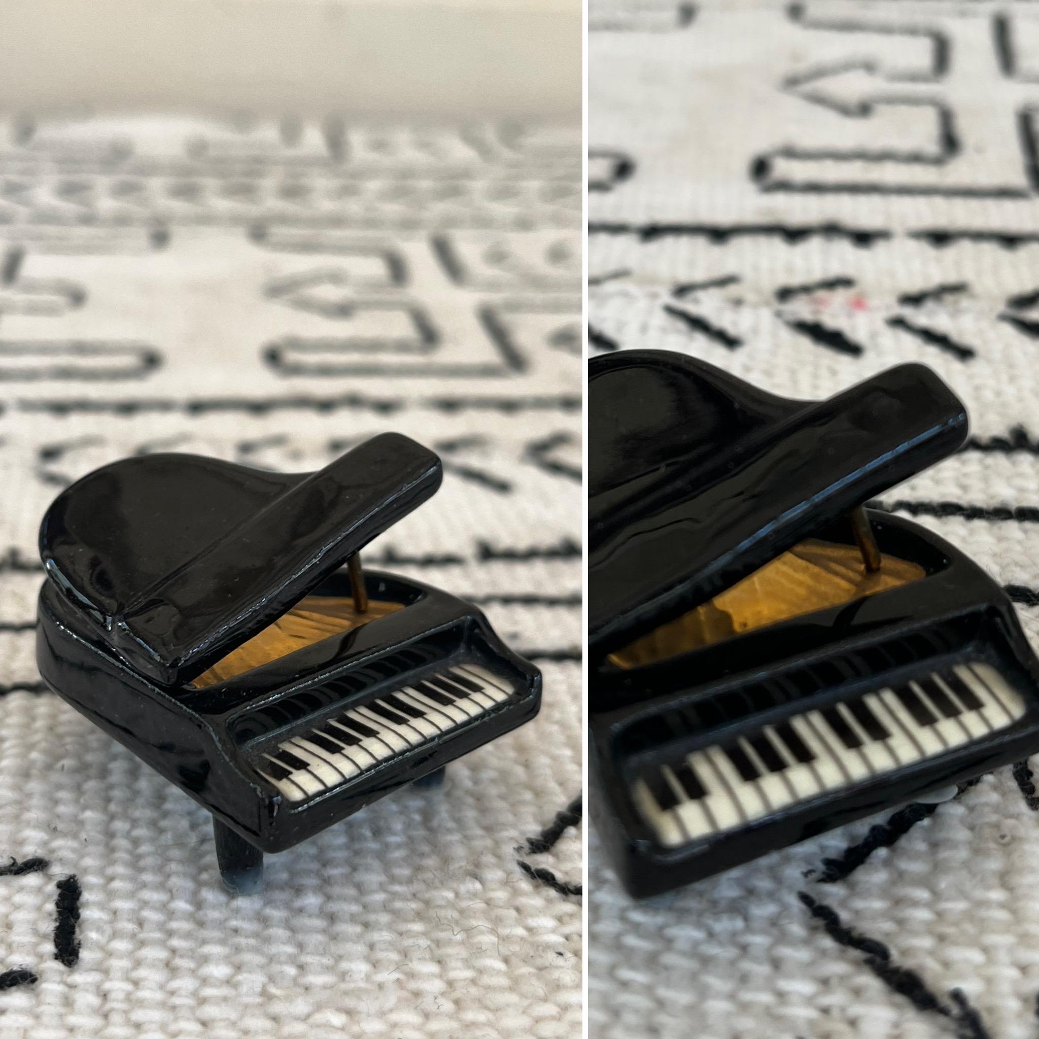 Vintage Hagen-Renaker Grand Piano Miniature measuring 1 7/8" x 1.5" x 1.5" ~ Pianist Gift ~ Music Teacher Gift ~ Dollhouse Furniture ~