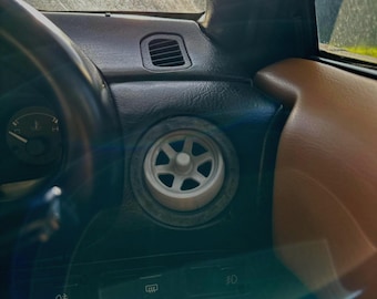Grille d'aération Rota Grid Max : aménagement intérieur inspiré de la piste pour la Mazda MX-5 NA/NB