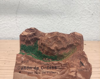 Custom 3D Pine Bark Hiking Trail Map | Laser Engraved Topography