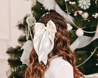 Bachelorette Party Hair Bow, Veil Bridal Clip, Bridal Shower Gift, Pre-wedding Party Accessory, Bride to Be, Wedding accessory