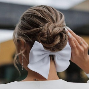 White hair bow, Wedding Veil Hair Bow, Wedding Bow, Bridal Bow, White Bow, Bride Bow, Hen Party Bow, veil, bridal veil