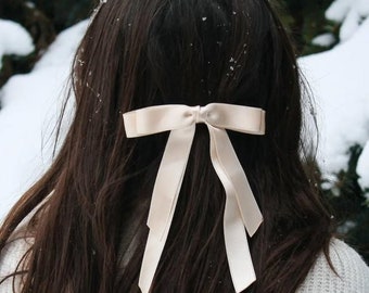 Bridal Bow White Silk Bridal Hair Bow Alternative Bridal Veil Vintage Wedding Bow hair clip Ivory Satin Bow Bridal Shower Accessory