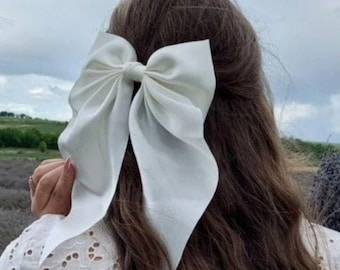 Bachelorette Party Hair Bow, Veil Bridal Clip, Bridal Shower Gift, Pre-wedding Party Accessory, Bride to Be, Wedding accessory
