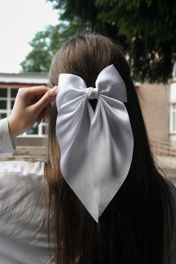 Bridal Hair Bow Veil Bow for Hair With Veil Ivory Silver  display picture 1