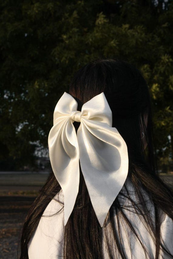 White Silk Bridal Bow Veil Bridal Hair Bow Alternative  display picture 2