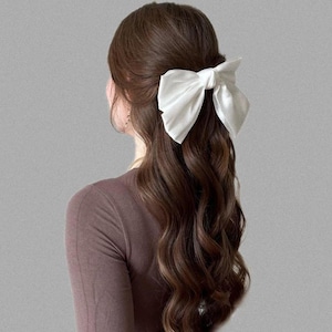 White Bridal Shower Bow short Veil Hair Accessories for Hen party veil & Bachelorette parties White Bridal Bow Veil for Hair Pearl Bow Veil