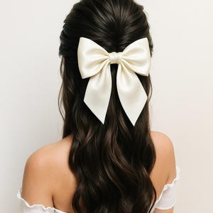 White hair bow, Wedding Veil Hair Bow, Wedding Bow, Bridal Bow, White Bow, Bride Bow, Hen Party Bow, veil, bridal veil