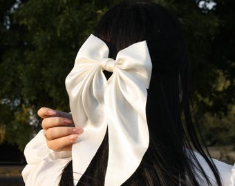 Large ivory satin Hair Bow, wedding hair bow, classic ivory hair bow, bows for ladies, bow for girls, bridesmaid bow, large satin bow