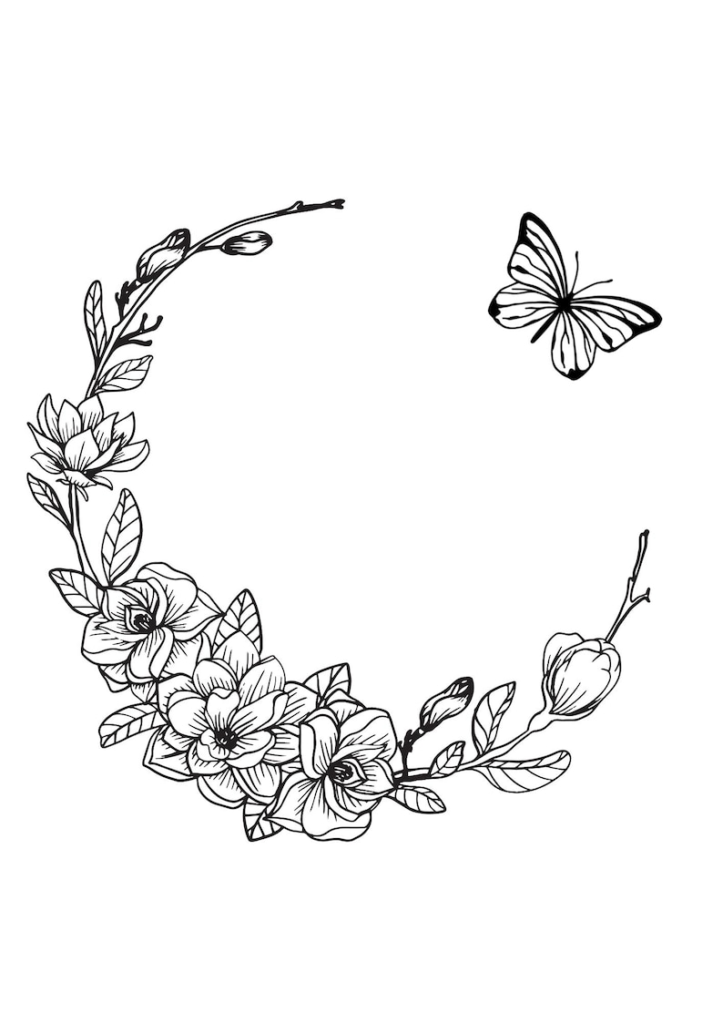K&ouml;nnte beinhalten: Eine Schwarzwei&szlig;-Zeichnung eines Blumenkranzes mit einem Schmetterling, der dar&uuml;ber fliegt. Der Kranz besteht aus Magnolienbl&uuml;ten und -bl&auml;ttern.