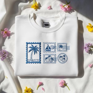 Felpa con ricamo a cartolina estiva, girocollo con ricamo a cartolina estiva, ricamo da spiaggia, regalo per gli amanti dell'oceano costiero