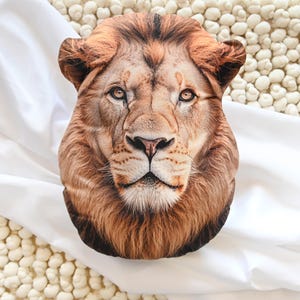 Coussin décoratif en forme de lion décoration jungle pour le salon chambre d'enfant déco jungle sauvage
