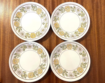 Vintage Summer Dessert Plates, Set of 4, Daisy Wreath Floral Pattern