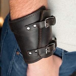 Leather Cuff Wallet with Hidden Pockets – Bracelet Wallet for Travel, Music Festivals, Hiking – Unique Gift for Him or Her – Christmas Gift