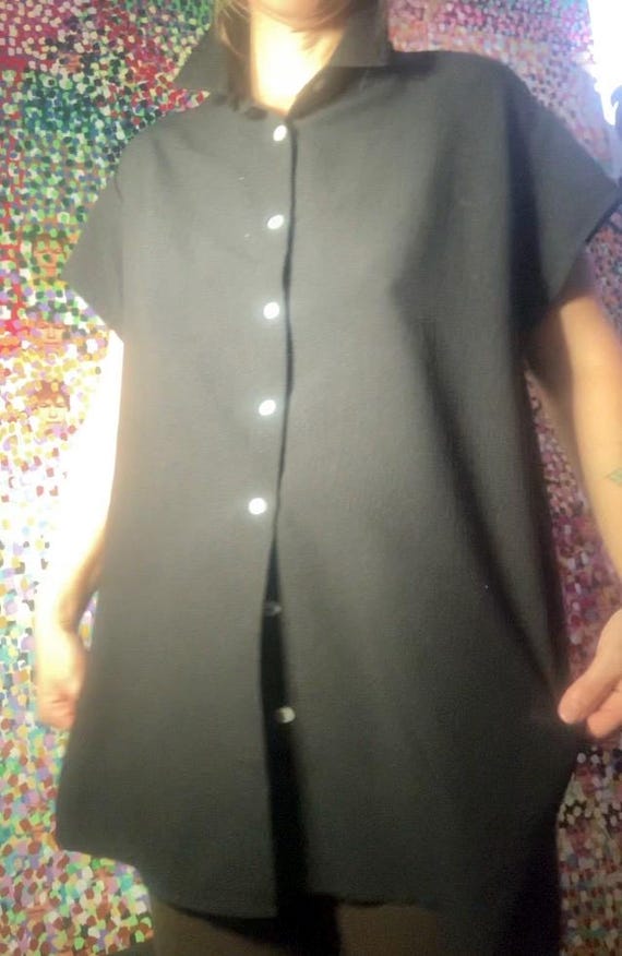 black lightweight polyester SHEIN short sleeve bu… - image 5