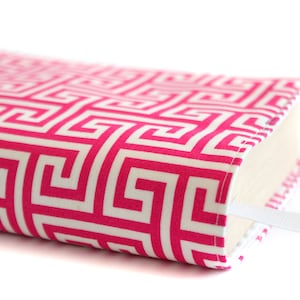Copertina per libro tascabile di MASS MARKET, adatta a libri di circa 4,25" di larghezza x 6,75" di altezza x 1,5" di spessore, riutilizzabile - Pink Maze