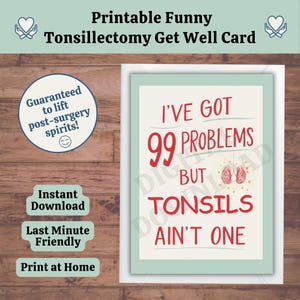 Pode incluir: Uma caneca de cerâmica branca com uma alça preta e o texto "But First, Coffee" em estilo manuscrito. A caneca está sobre uma superfície branca. A caneca tem aproximadamente 10 cm de altura.