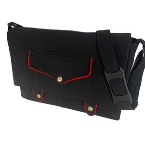 Erinnerungsgeschenk, Erinnerungstasche nach Maß, Militär Messenger Bag. Aus Eurer Liebsten Kleidung, Tragetasche, Erinnerung, Sympathie Geschenk