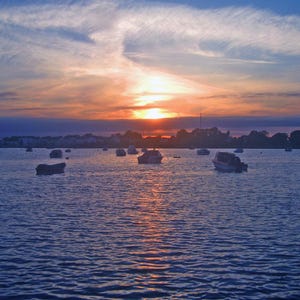 Mudeford Sunset ~ Biglietto d'auguri fotografico con barca al tramonto sul mare