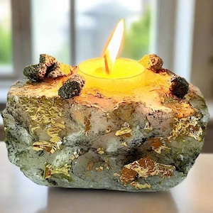 Natural Quartz Crystal Vase I Home Decor I Wellness Gift I House Warming Gift I Crystal Candle I Crystal Centerpiece I Tealight I Crystals