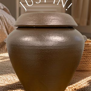 Handmade Korean Onggi Fermentation Jar(1.5 Gallon): Clay Crock for Kimchi, Sourdough, Sauerkraut, Pickles