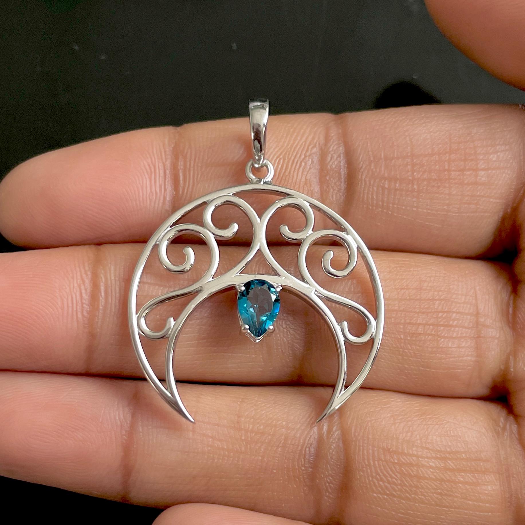 ロンドンブルートパーズ三日月ペンダント / 925 スターリングシルバー