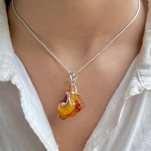 Amber Pendant / 925 Sterling Silver Pendant / Healing Gemstone / Gifts for her / Fancy Rough / Amber Jewellery / Statement Amber Pendants