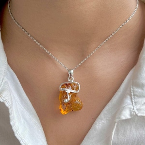 Amber Pendant / 925 Sterling Silver Pendant / Healing Gemstone / Gifts for her / Fancy Rough / Amber Jewellery / Statement Amber Pendants
